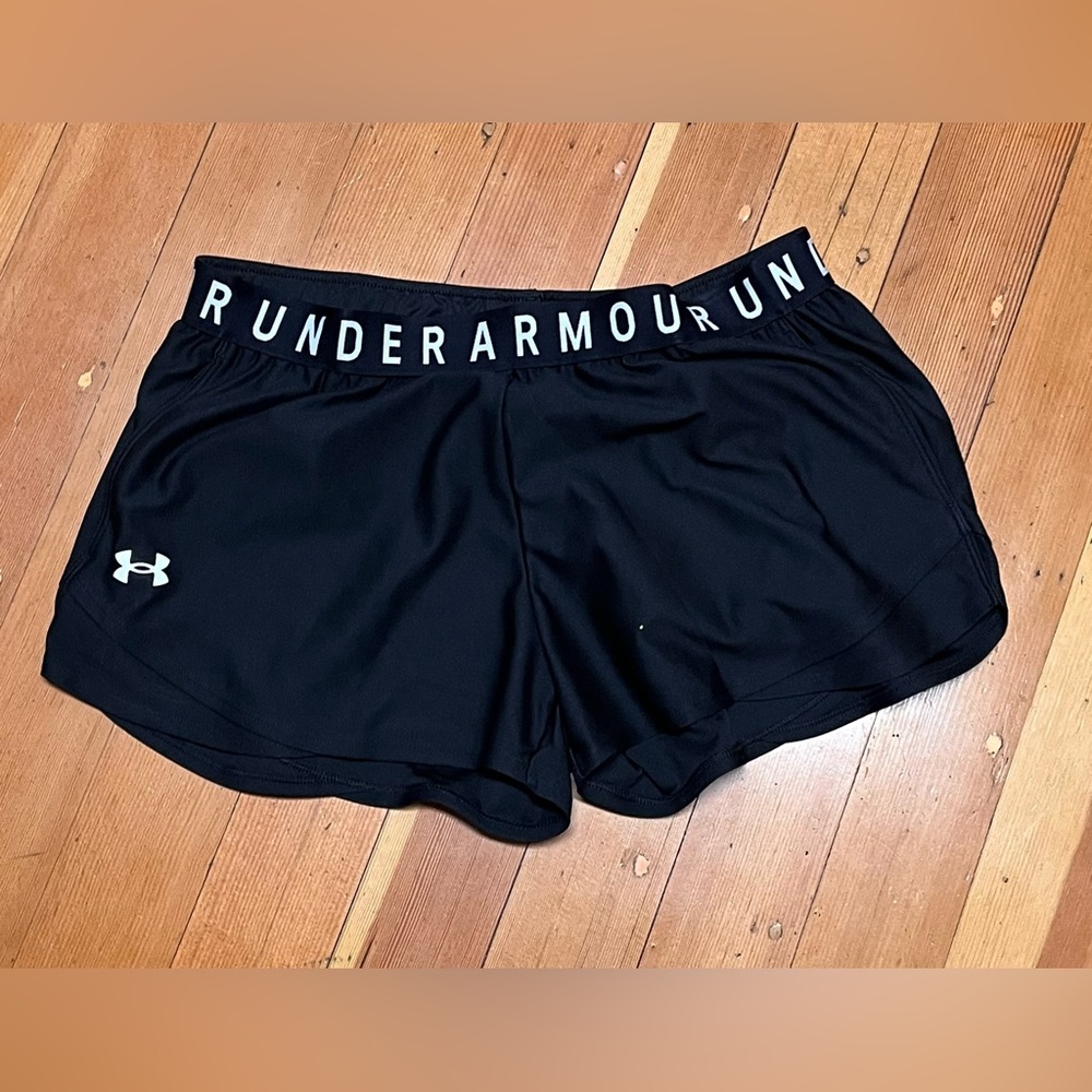 NWT - Under Armour running shorts, Women’s Size Large, no lining, with pockets